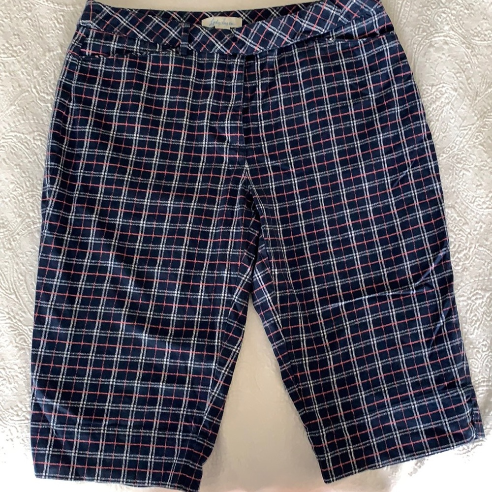 Lady Hagen golf shorts. Size 8